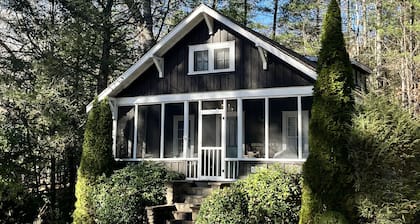 Lake Junaluska cottage with amenities galore!