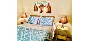 1 slaapkamer, een bureau, gratis wifi, beddengoed