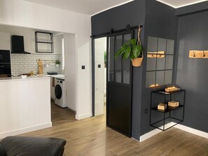 Interior - O Republic (Marseille)