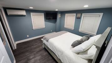 高级公寓 | 1 多间卧室、羽绒被、记忆海绵床垫、旅行婴儿床