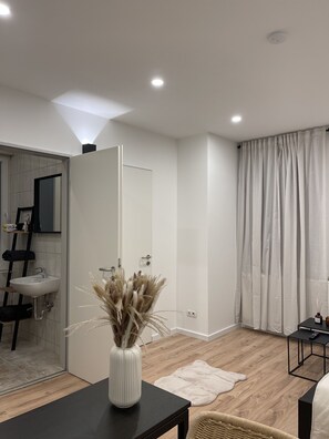 Shower, free toiletries, towels, soap