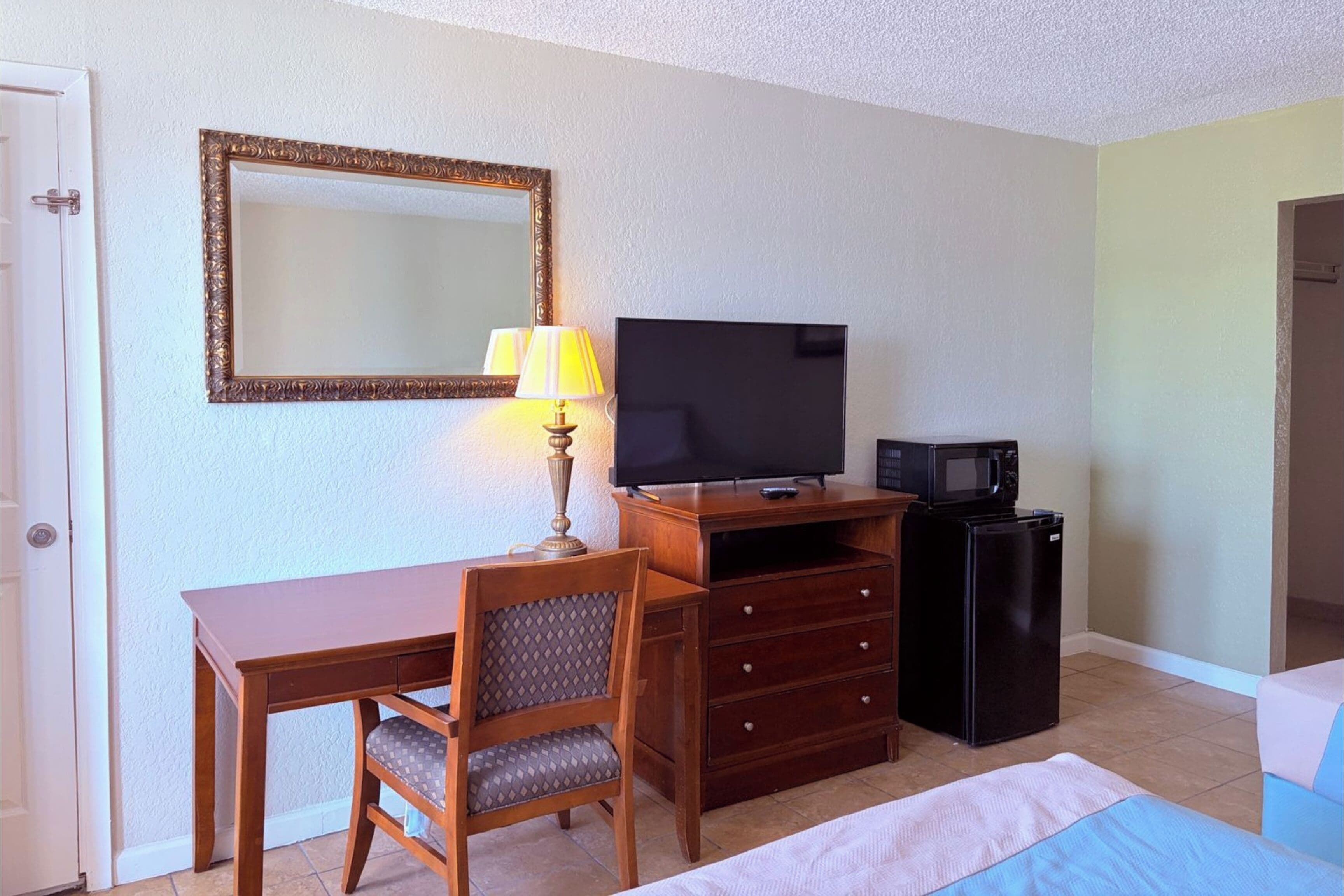 Chambre, 2 lits doubles, non-fumeurs | Bureau, Wi-Fi gratuit, draps fournis