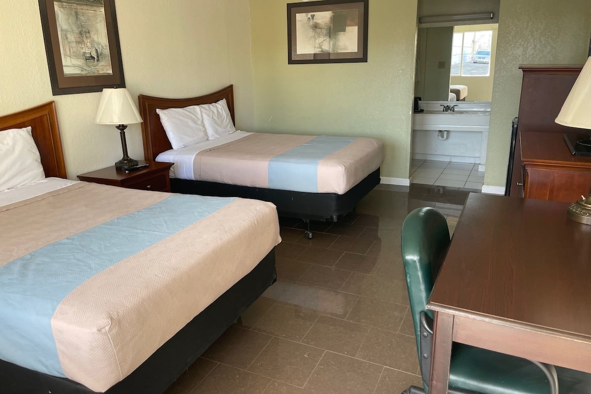 Escrivaninha, Wi-Fi de cortesia, roupa de cama
