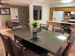 Living area - Del Rio Inn (Del Rio)