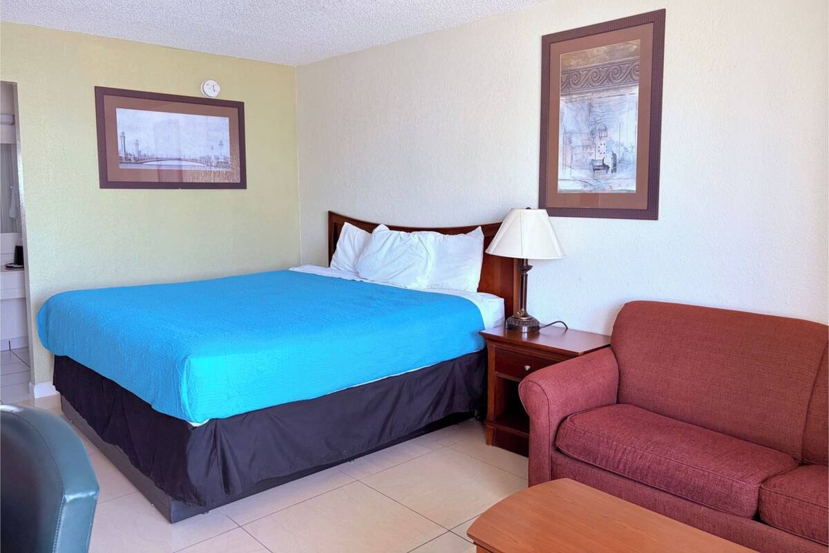 Desk, free WiFi, bed sheets