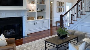 Living area - Beautiful 7 bedroom house (Georgetown)