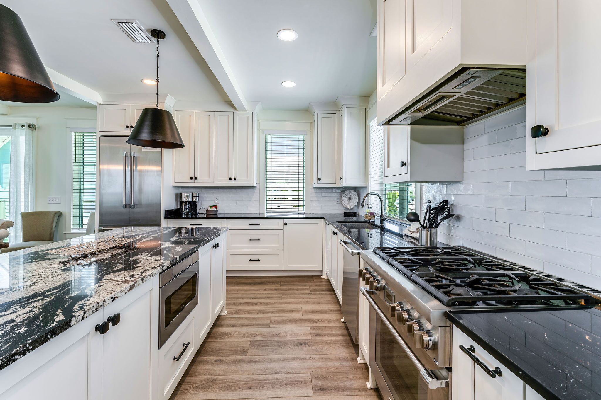 雪櫃、微波爐、焗爐、爐具