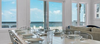 Marg-O-Lago: Lovely 6BR Home on SJB- Sleeps 20, Priv. Pool, Beachfront!