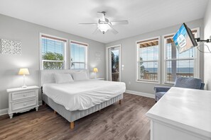 4 bedrooms, iron/ironing board, free WiFi, bed sheets - Memory Maker: 4th of July week now available as a Friday or Saturday check in! (St. Joe Beach)