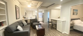 T-Street Charmer. Close to the beach, downtown San Clemente, and restaurants. 