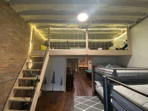 5 bedrooms, desk, iron/ironing board, travel crib