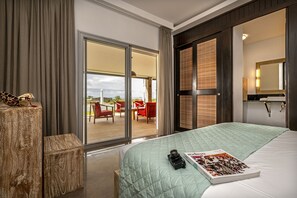 4 habitaciones, caja de seguridad en la habitación y escritorio 