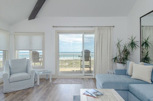 Stunning 2-story condo in Wrightsville Dunes!