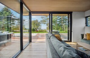 Smart TV - Gorgeous home in Ebeltoft with kitchen (Ebeltoft)