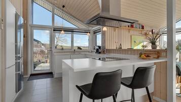 Geladeira, fogão, cooktop, lava-louças