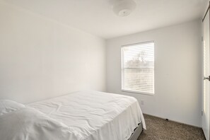 3 bedrooms, WiFi, bed sheets