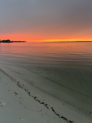 Una spiaggia nelle vicinanze, teli da spiaggia