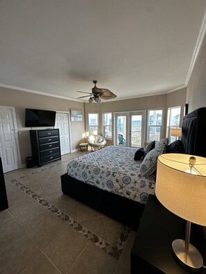 3 camere, una scrivania, ferro/asse da stiro, Wi-Fi gratuito