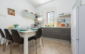 Kühlschrank, Ofen, Herdplatte, Geschirrspüler