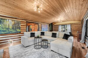 Smart TV, futbolito, tenis de mesa y libros 