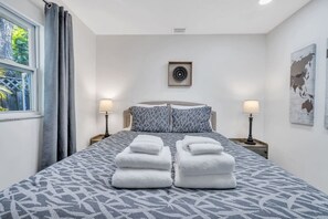 1 bedroom, desk, iron/ironing board, WiFi