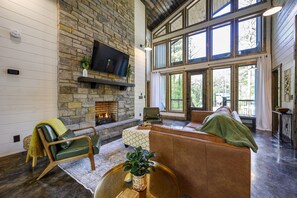 Smart TV, chimenea y videojuegos 