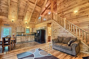 Fireplace, DVD player - Cospetto - Lovely Log Lodge in the Hocking Hills (Logan)