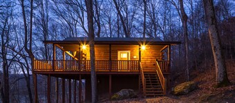 Snuggle Inn - Cozy Couple's Cabin in Hocking Hills