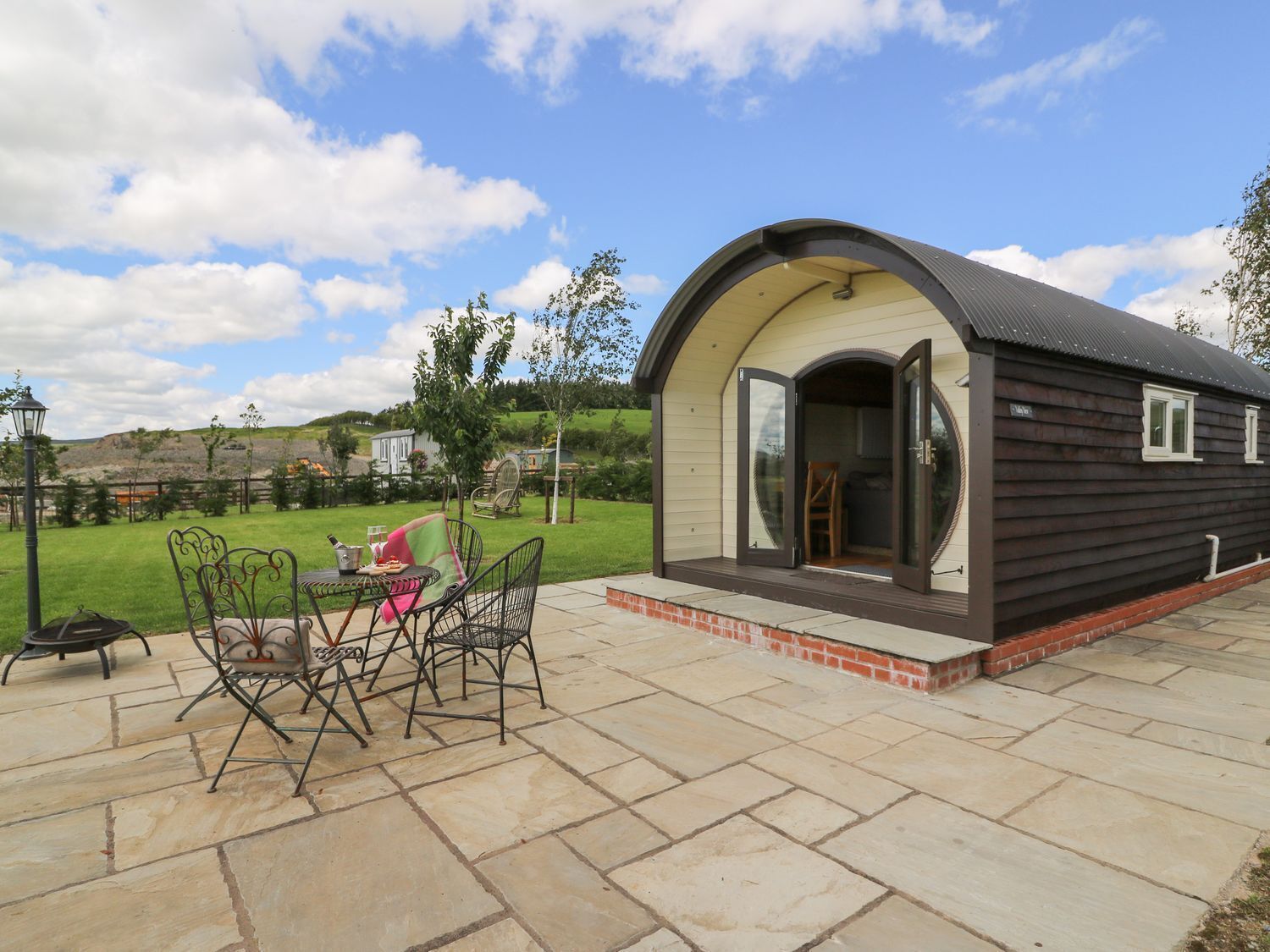 Valley View Pod -  a glamping pod that sleeps 2 guests  in 1 bedroom