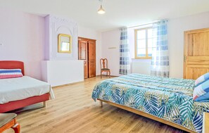 3 Schlafzimmer, Reisekinderbett, kostenloses WLAN, Bettwäsche