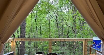 G-6 Glamp in Bohamia - 268 acre forest retreat