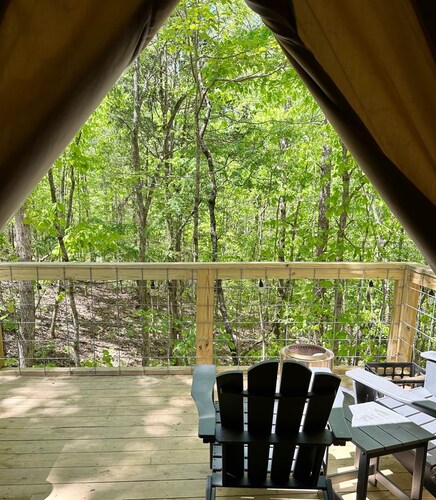 G-4 Glamp in Bohamia - 268 acre forest retreat