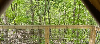G-4 Glamp in Bohamia - 268 acre forest retreat