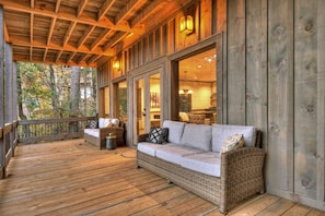 Terrace/patio - Hunter's Treehouse | Free Night Offer! (Epworth)