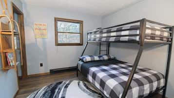 3 bedrooms, iron/ironing board