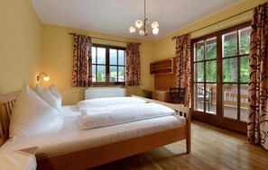 4 quartos, Wi-Fi de cortesia, roupa de cama