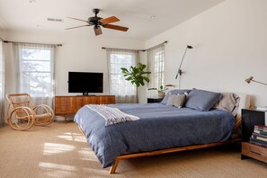 4 bedrooms, Internet - Light Filled Family Home in Austin, Surrounded by Nature (Austin)