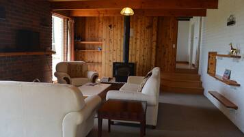 Televisie en een open haard