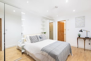 1 bedroom, soundproofing, iron/ironing board, free WiFi