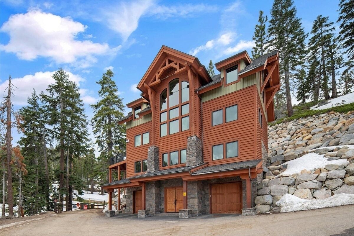 House, 5 Bedrooms | Exterior