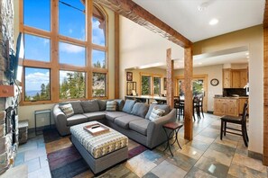 House, 5 Bedrooms | Living area - Stage Coach Run 5 Bedroom Home by RedAwning (Stateline)