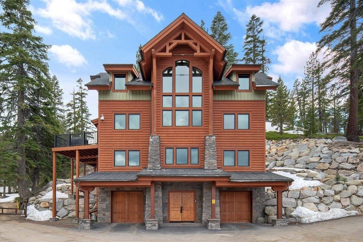 House, 5 Bedrooms | Exterior