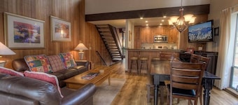 Kingswood Cornerview 4 Bedroom Home by RedAwning