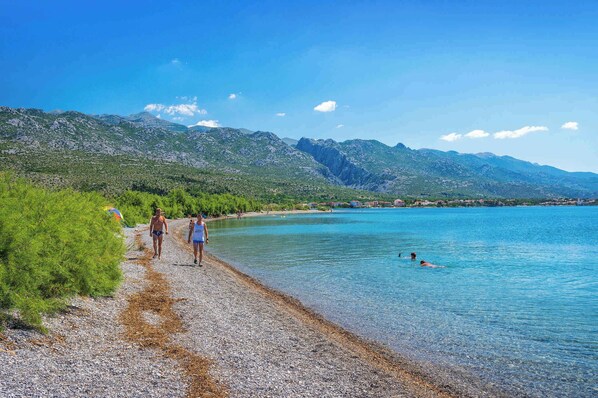 Beach nearby - Studio With terrace and air conditioning (Starigrad-Paklenica)