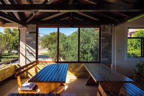 Outdoor dining - Studio With terrace and air conditioning (Starigrad-Paklenica)