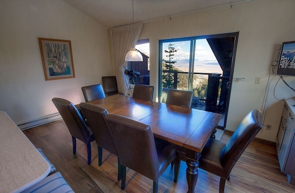 Condo, 3 habitaciones | Restaurantes