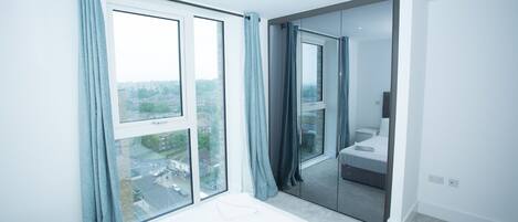 Apartment, Multiple Beds