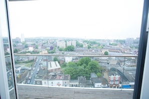 Interior - Highview 2-bed Apartment in London (London)