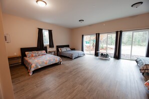 5 عدّة غرف نوم وواي فاي مجانًا وملاءات أسرّة