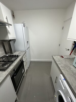 Studio | Private kitchen | Fridge, microwave, oven, stovetop - Lovely 1-bed Studio Near Canary Wharf, London (London)